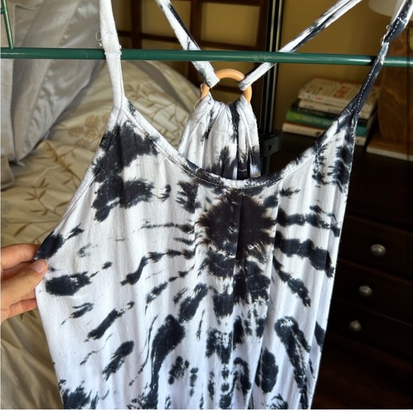 7/$20 Pineapple Isle black and white tie dye maxi dress - Picture 2 of 7